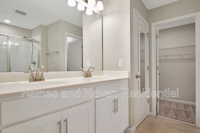 Building Photo - 840 Blue Creek Dr