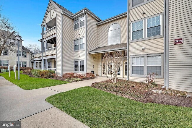Building Photo - 204 Salem Ct