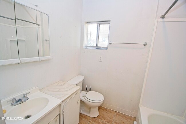 Building Photo - 529 12th St