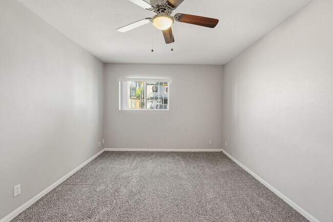 Building Photo - **Charming Condo Located in Central Phoenix**