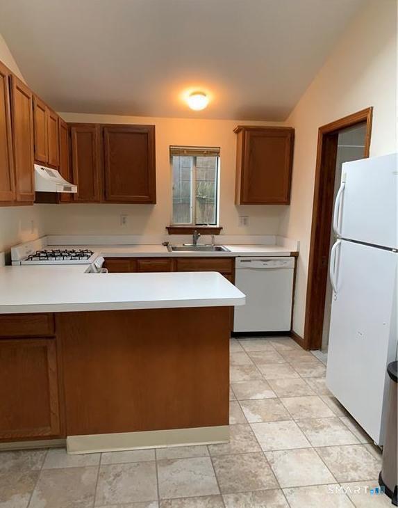 Building Photo - 20 Ponus Ave