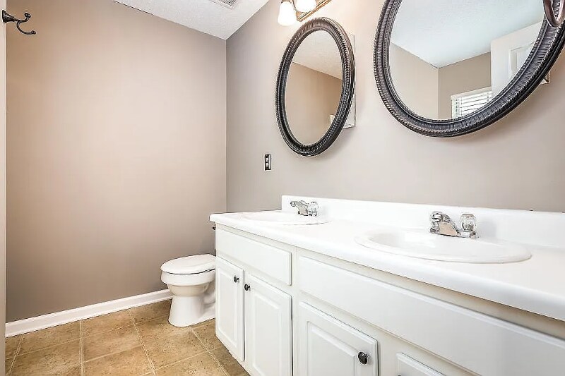 Building Photo - 1311 Rocking Chair Ct