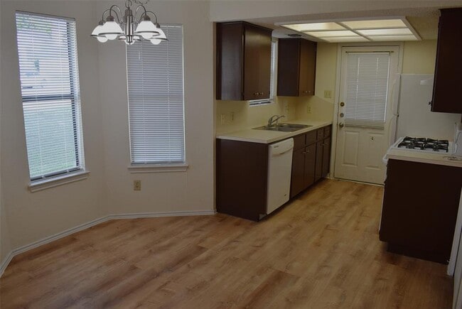 Building Photo - 1804 Rawhide Loop