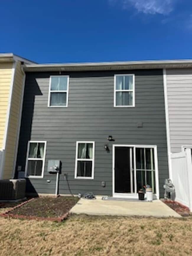 Building Photo - Chesapeake-Townhouse-Cardinal Meadows-3BR-2.5BA-1 Car Garage