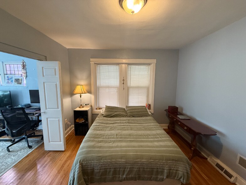 Building Photo - 5225 Bancroft Ave