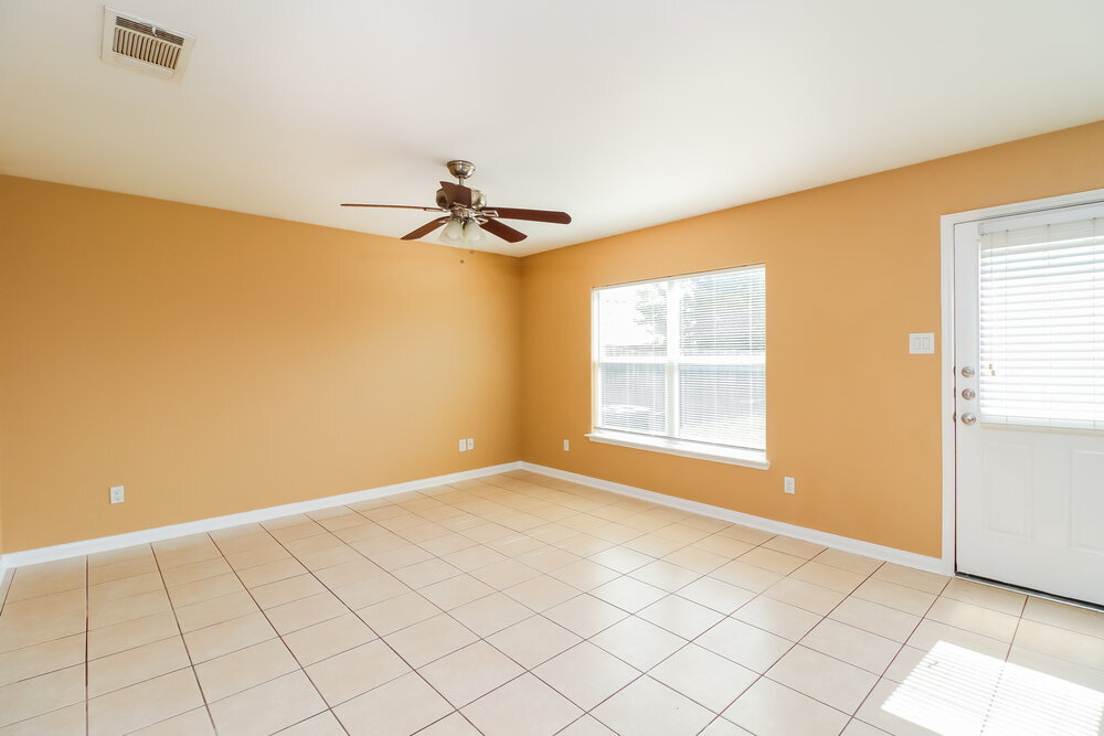 Building Photo - 10009 Quail Glen Dr