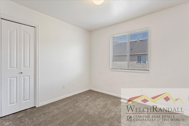 Building Photo - Beautiful 3 Bed 1.5 Bath Townhome in Ogden