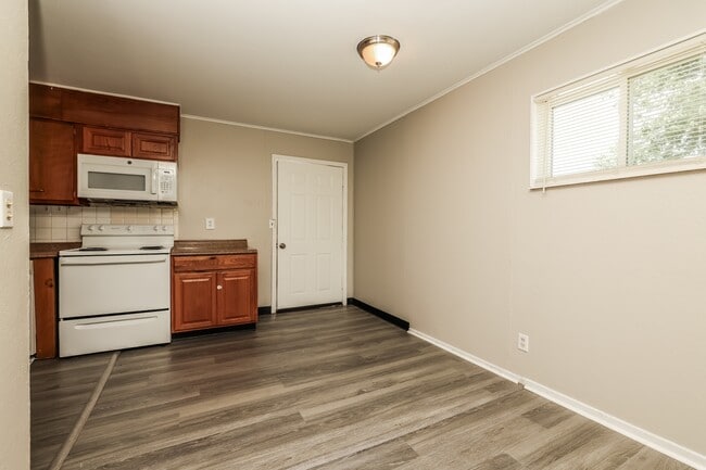 Building Photo - 2908 Ghent Ave