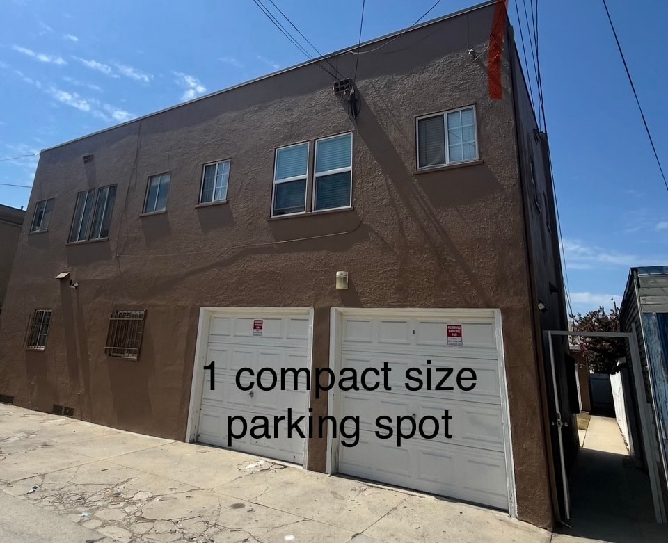 Building Photo - 1046 Saint Louis Ave