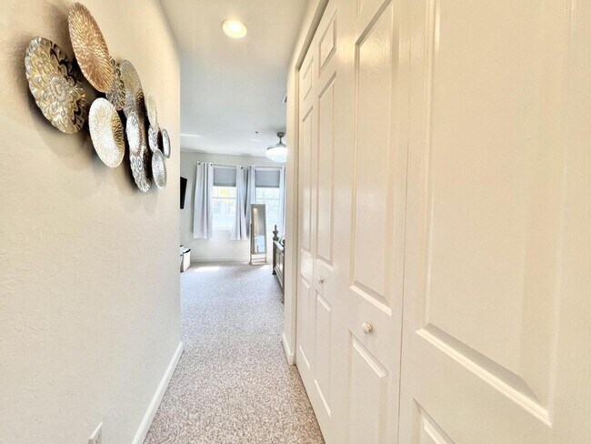 Building Photo - 840 Marina Del Ray Ln