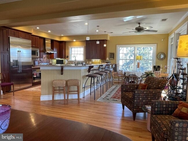 Building Photo - 19 Sunset Dr