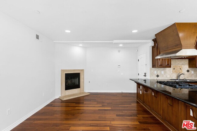 Building Photo - 1146 Hacienda Pl