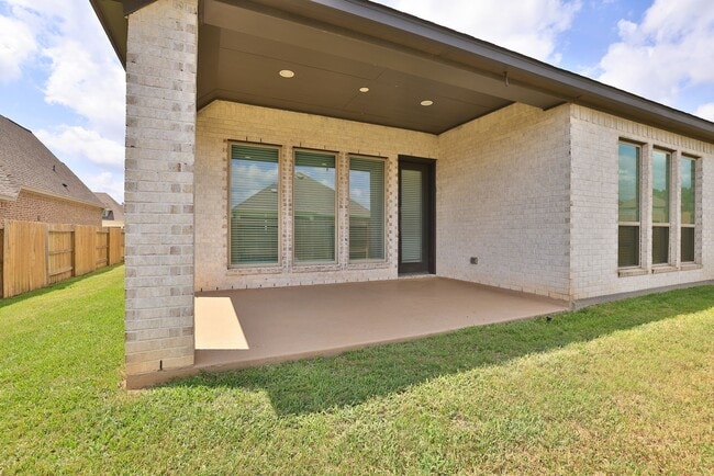 Building Photo - 42124 MISTERIO HILLS RD