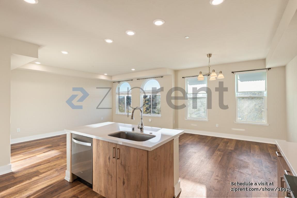 Building Photo - 1048 Monroe St