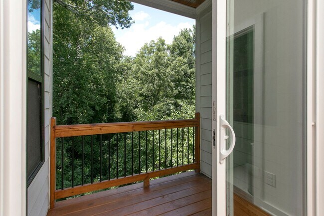 Building Photo - Modern Beauty In Charming Neighborhood!