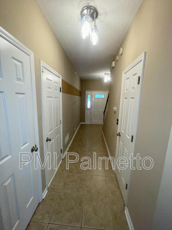 Building Photo - 116 S Mercer Dr