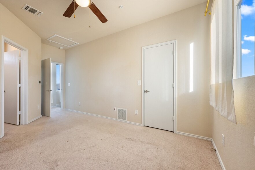 3rd floor bedroom - 4337 Nitschke St