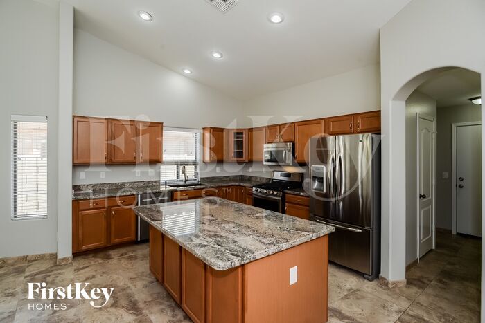 Building Photo - 1263 W Busa Dr