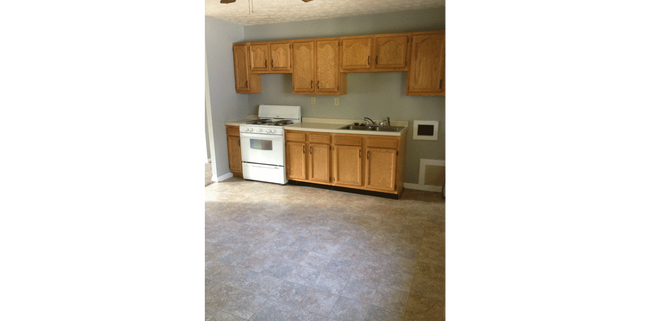 Primary Photo - Roomy Southside 3 Bedroom Home with fenced...