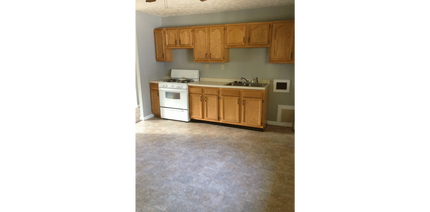 Building Photo - Roomy Southside 3 Bedroom Home with fenced...