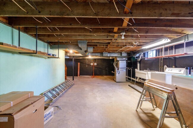 Building Photo - 2510 Tillett Rd SW