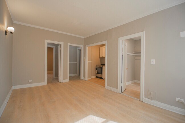 Building Photo - 1414 W Pratt Blvd