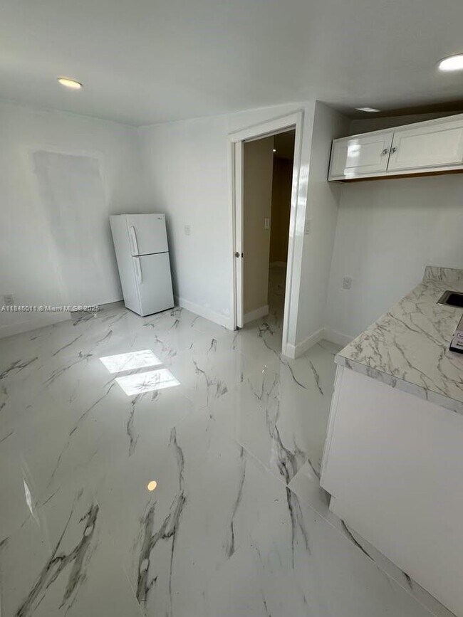 Building Photo - 27020 SW 144th Ave