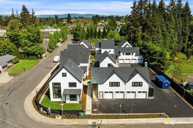 Building Photo - Custom Condo Community