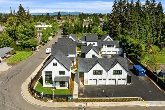 Building Photo - The Green at Felida Park Stunning Home