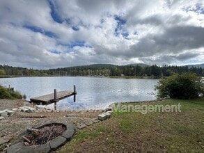 Building Photo - 414 Kingsway NW