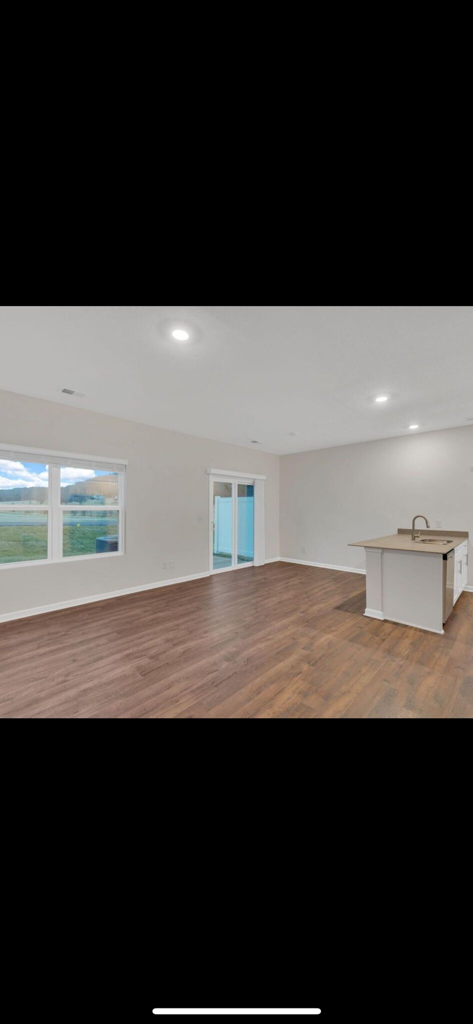 Building Photo - 530 Vogt Dr