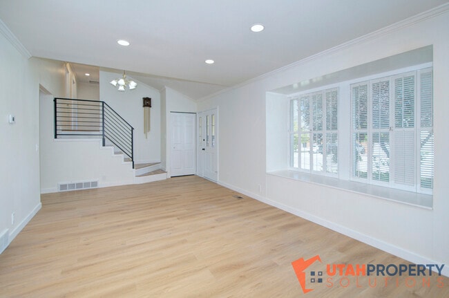 Building Photo - 1048 Pineridge Rd