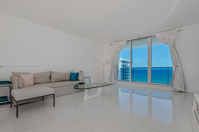 Building Photo - 2301 Collins Ave
