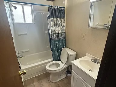 Building Photo - 11 Station St