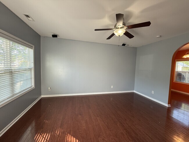 Building Photo - 4018 Lady Slipper Ln
