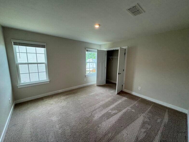 Building Photo - 7181 Waterwheel St SW