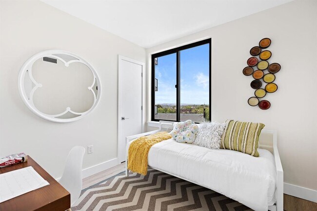 Building Photo - 136-144 Summit Ave