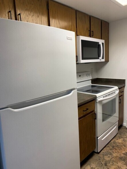 Building Photo - 1140 Walnut Ave