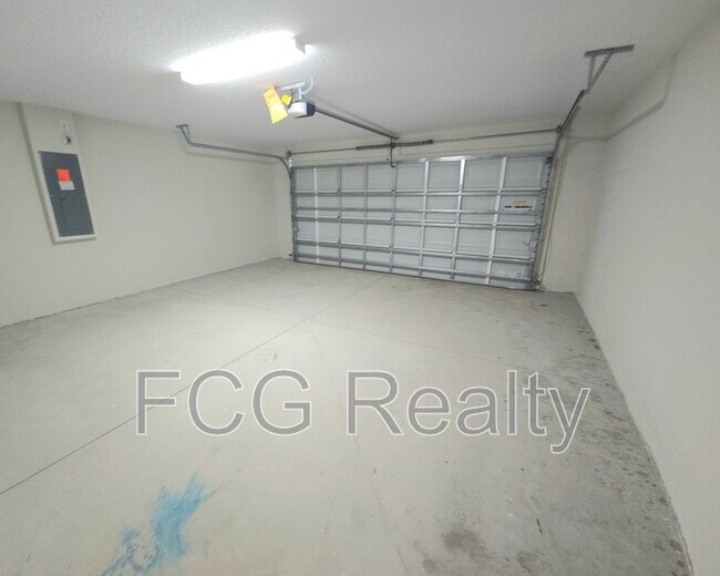 Building Photo - 438 Locust Rd