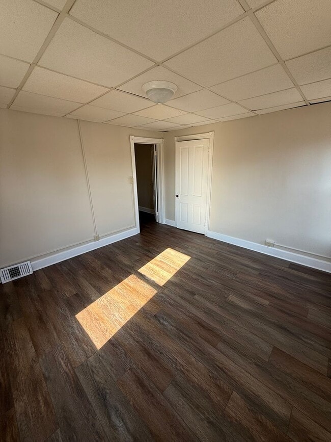 Building Photo - Duplex located on West Wilson Blvd.