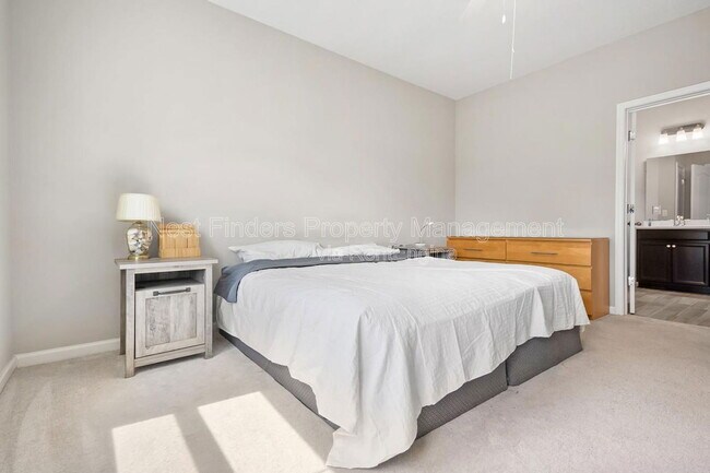 Building Photo - 10165 Roman Ln