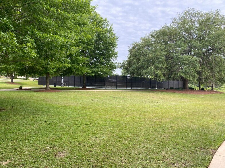 Building Photo - 2549 Twain Dr