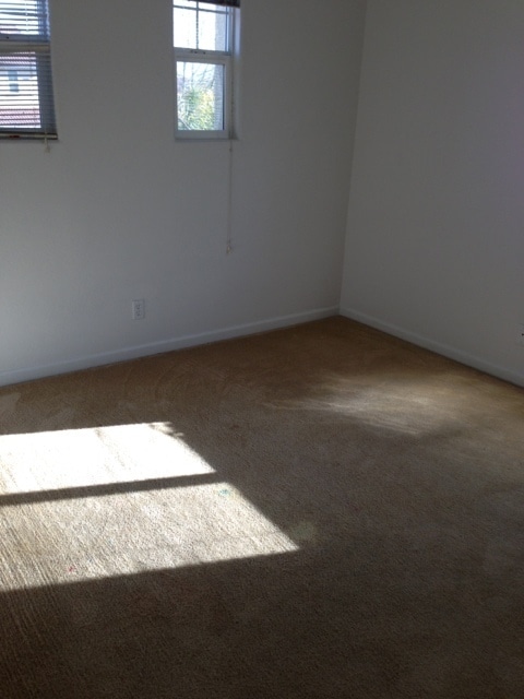 Building Photo - 2328 S Fallbrook Dr