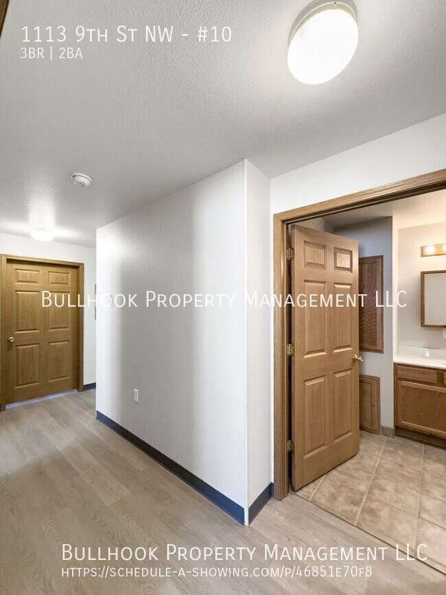 Building Photo - 1113 9th St NW