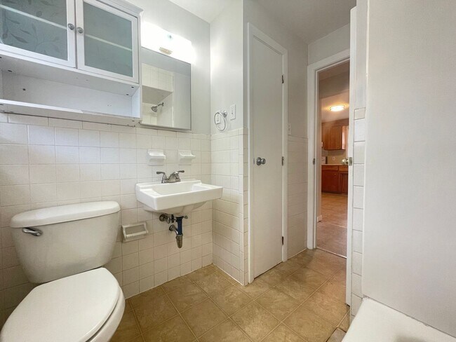 Building Photo - 457 Merrimack St