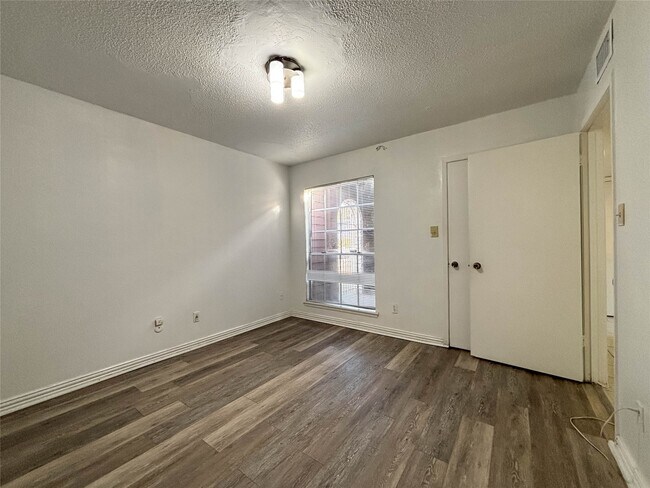 Building Photo - 7206 S Gessner Rd