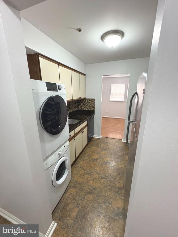 Building Photo - 8489 Falls Run Rd