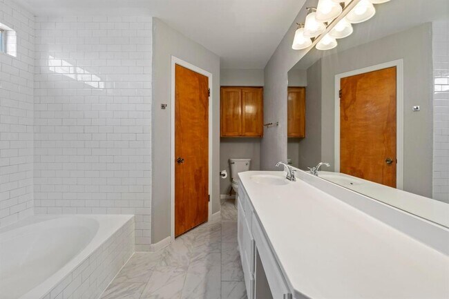 Building Photo - 1000 Arcadia Ave