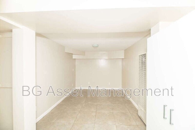 Building Photo - 1723 Bayo Vista Ave