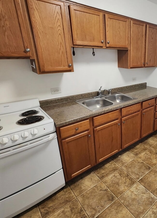 Building Photo - North & Keith